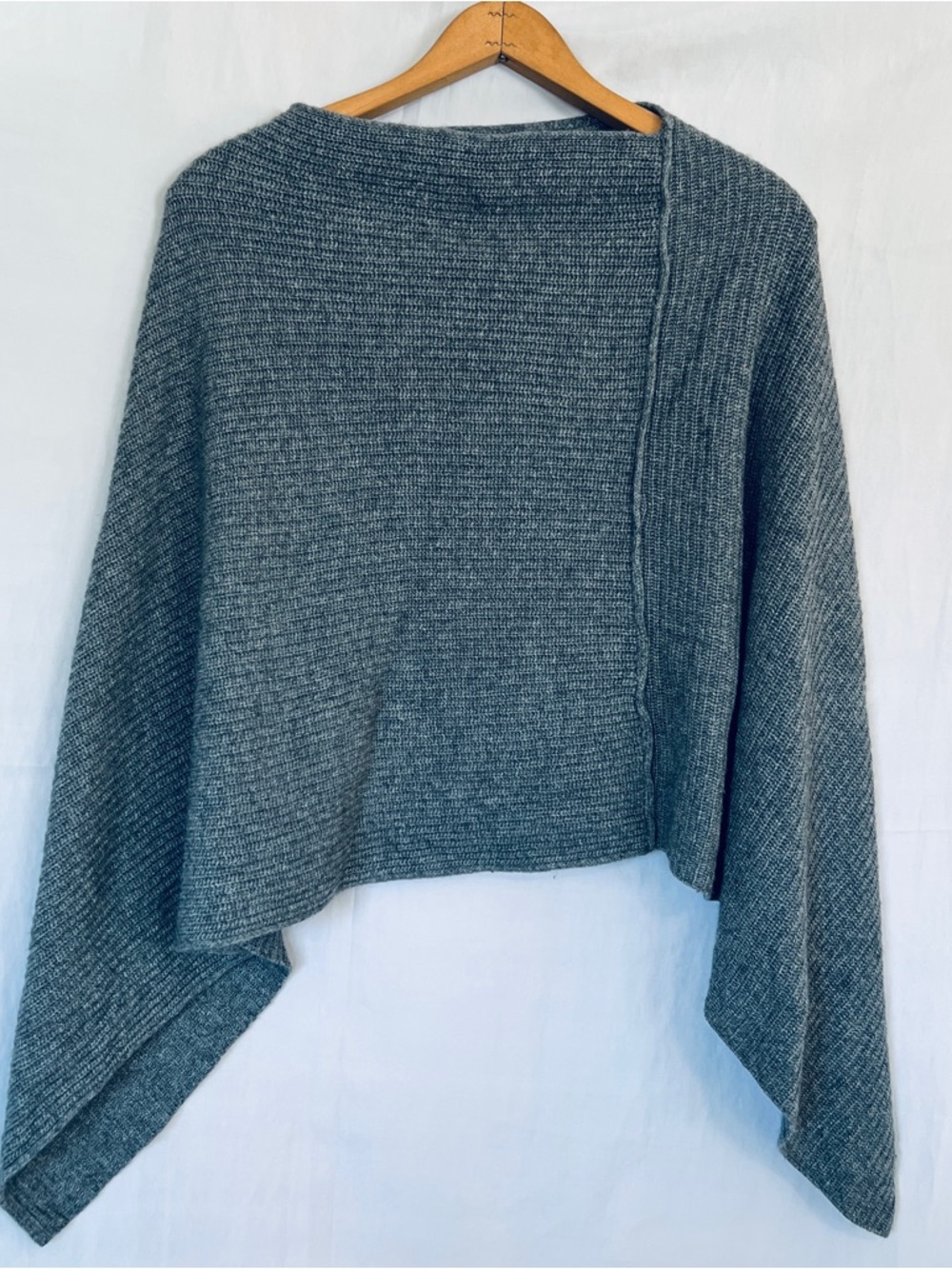 Stile Benetton Gray Ribbed Cashmere-Blend Draped Asymmetrical Poncho - 1 Size